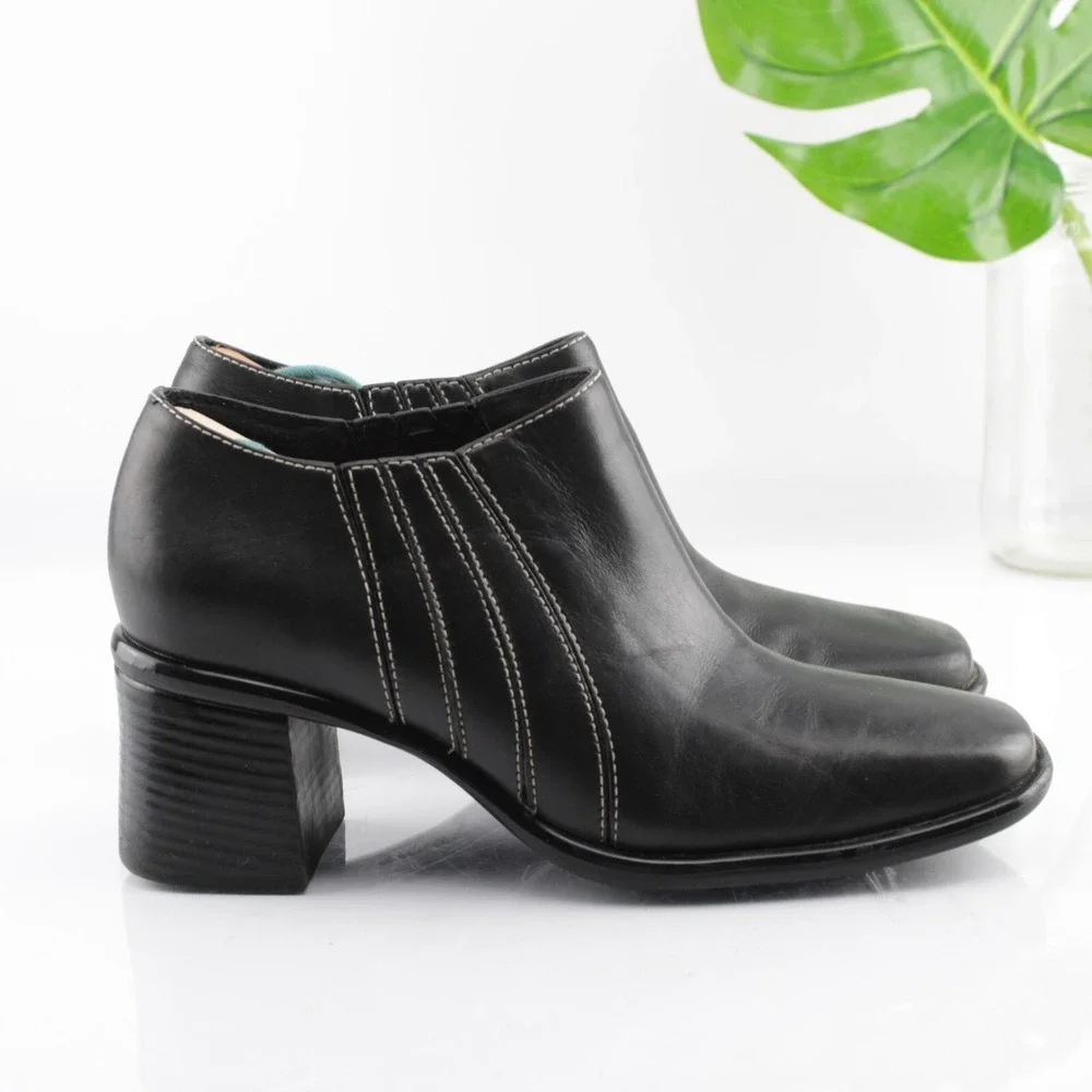 Clarks Womens Boot Size 6.5 M Black Leather Block Heel Square Toe Booties Comfy